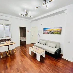 https://marinac3-precioso-apartamento-con-patio-en-el-centro.hotelsinnerja.org